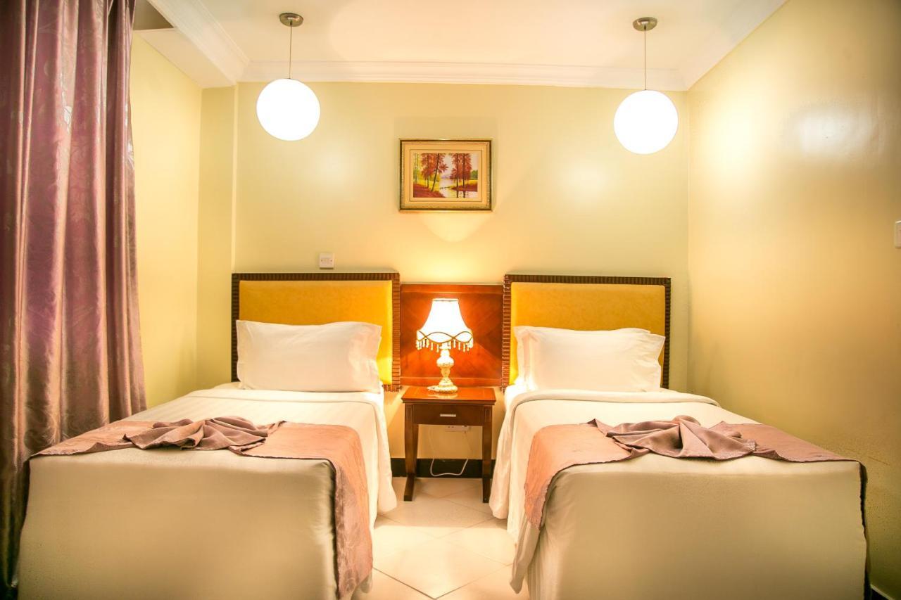 Kebbys Hotel Dar es Salaam Bagian luar foto